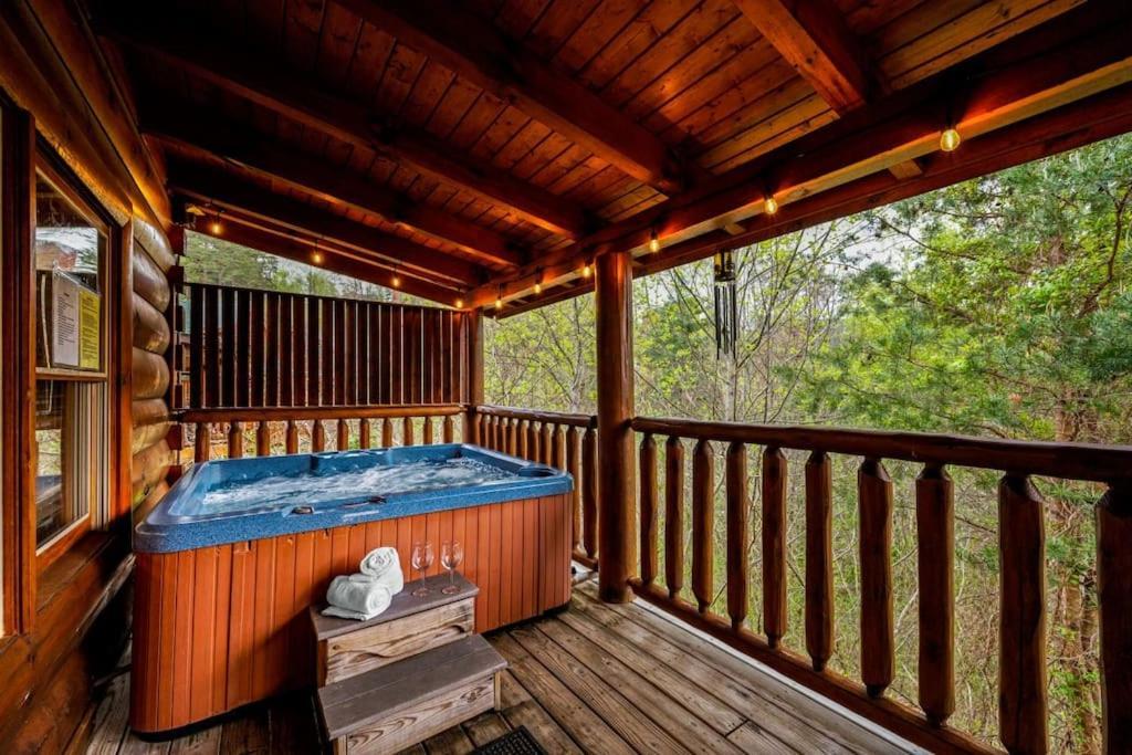 2-Bedroom Cabin With 2 Master Suites, Loft, Half-Bath And Hot Tub In A Serene Resort Setting Сев'єрвілл Екстер'єр фото
