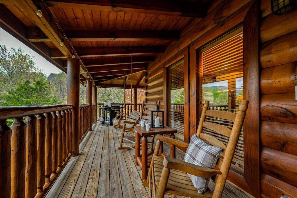 2-Bedroom Cabin With 2 Master Suites, Loft, Half-Bath And Hot Tub In A Serene Resort Setting Сев'єрвілл Екстер'єр фото