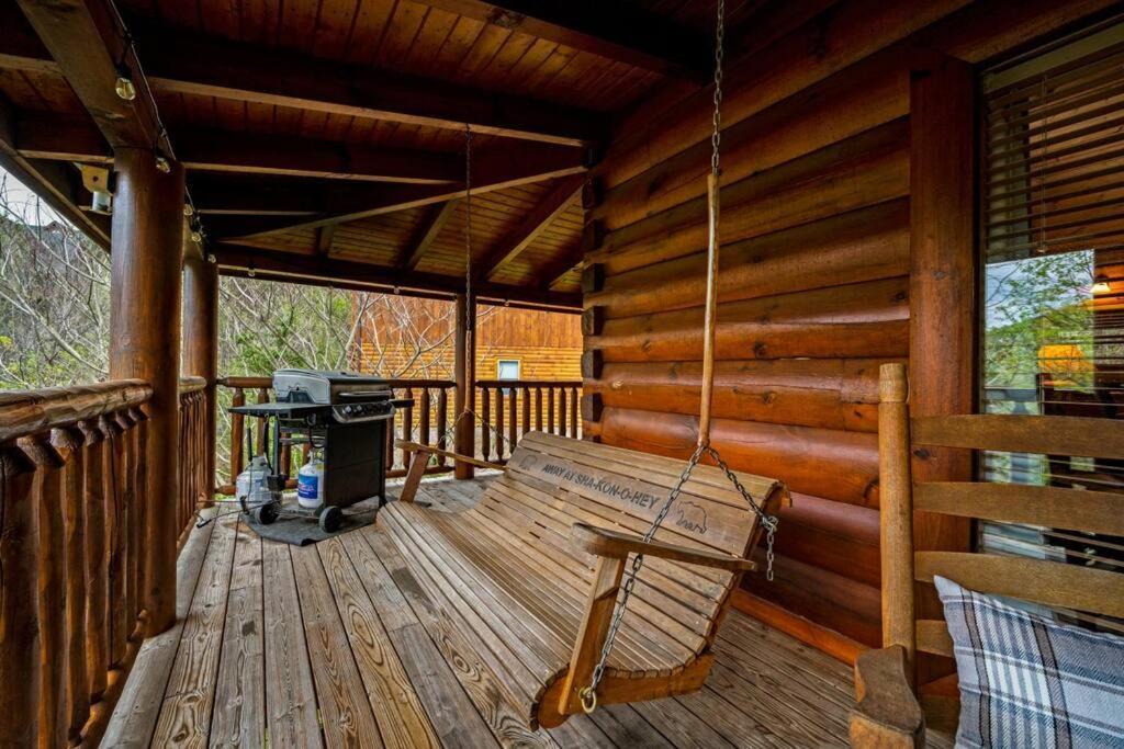 2-Bedroom Cabin With 2 Master Suites, Loft, Half-Bath And Hot Tub In A Serene Resort Setting Сев'єрвілл Екстер'єр фото