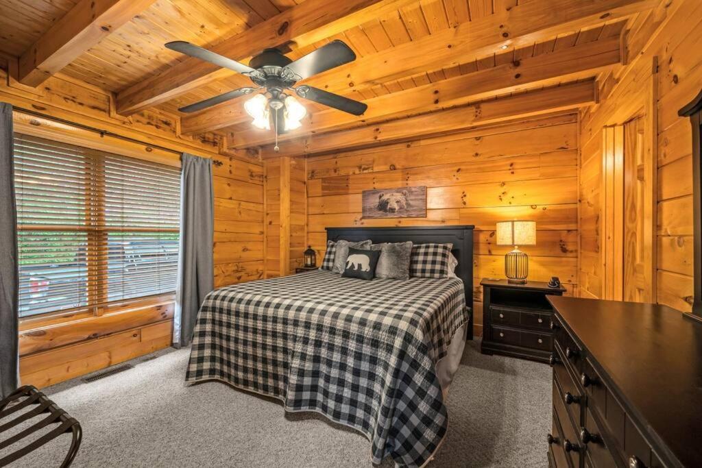 2-Bedroom Cabin With 2 Master Suites, Loft, Half-Bath And Hot Tub In A Serene Resort Setting Сев'єрвілл Екстер'єр фото
