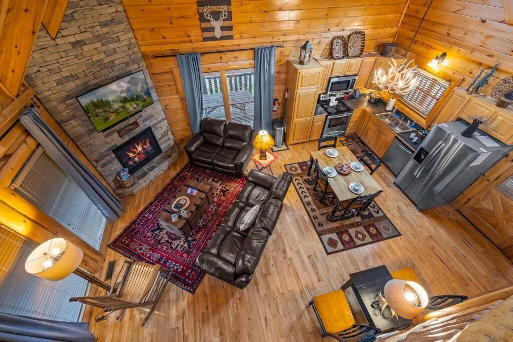 2-Bedroom Cabin With 2 Master Suites, Loft, Half-Bath And Hot Tub In A Serene Resort Setting Сев'єрвілл Екстер'єр фото