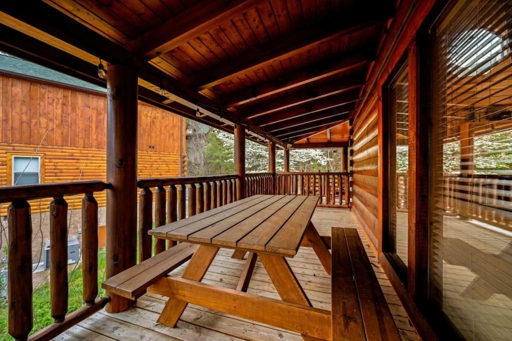 2-Bedroom Cabin With 2 Master Suites, Loft, Half-Bath And Hot Tub In A Serene Resort Setting Сев'єрвілл Екстер'єр фото