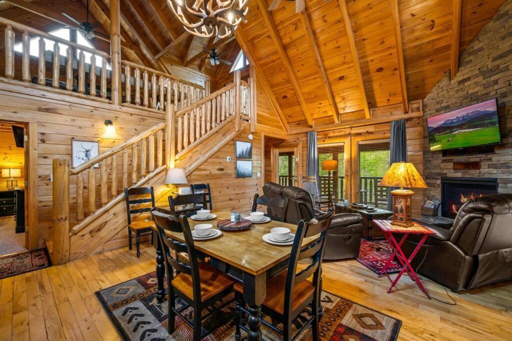 2-Bedroom Cabin With 2 Master Suites, Loft, Half-Bath And Hot Tub In A Serene Resort Setting Сев'єрвілл Екстер'єр фото