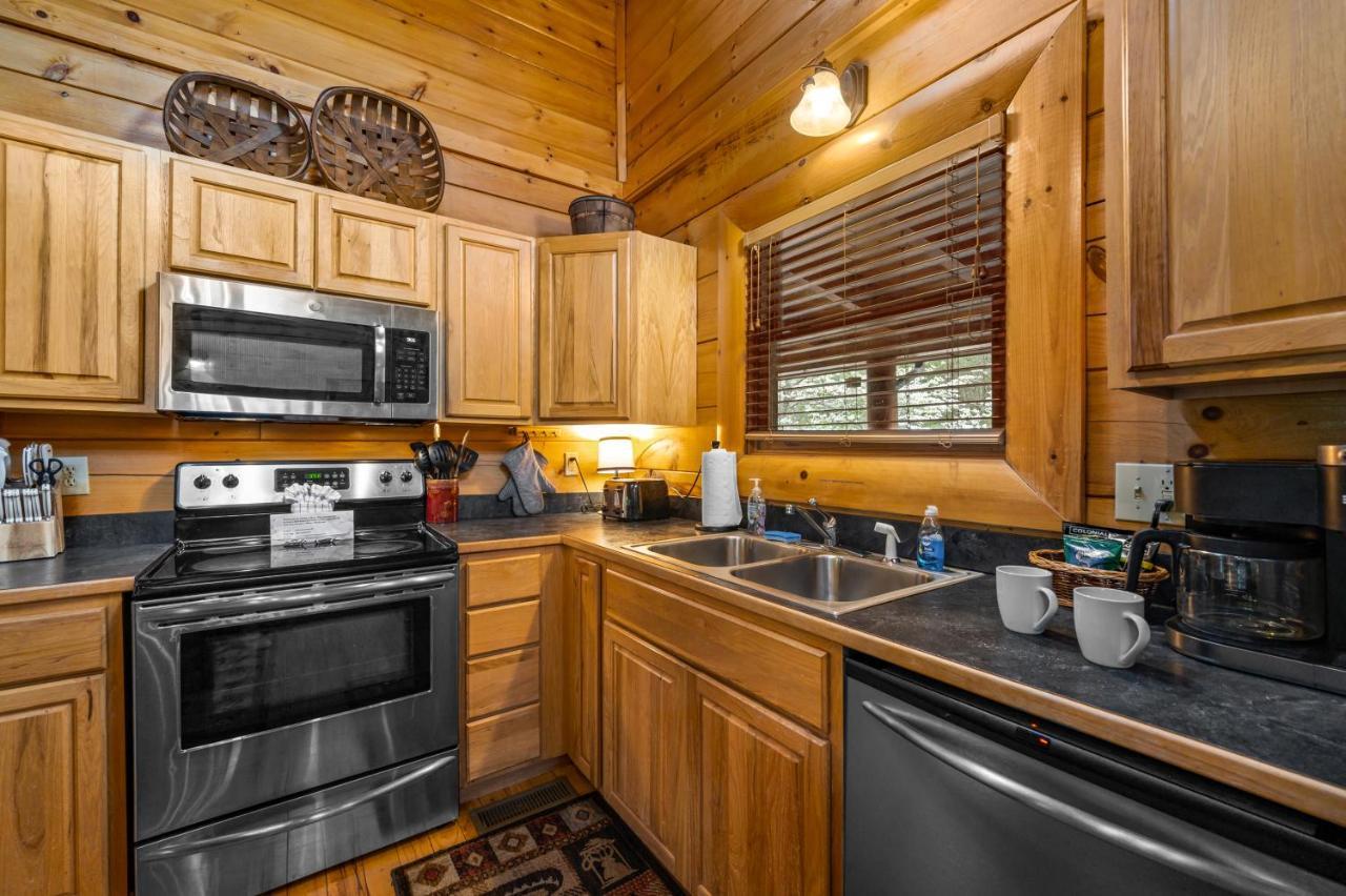 2-Bedroom Cabin With 2 Master Suites, Loft, Half-Bath And Hot Tub In A Serene Resort Setting Сев'єрвілл Екстер'єр фото
