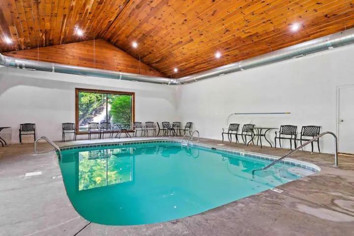2-Bedroom Cabin With 2 Master Suites, Loft, Half-Bath And Hot Tub In A Serene Resort Setting Сев'єрвілл Екстер'єр фото